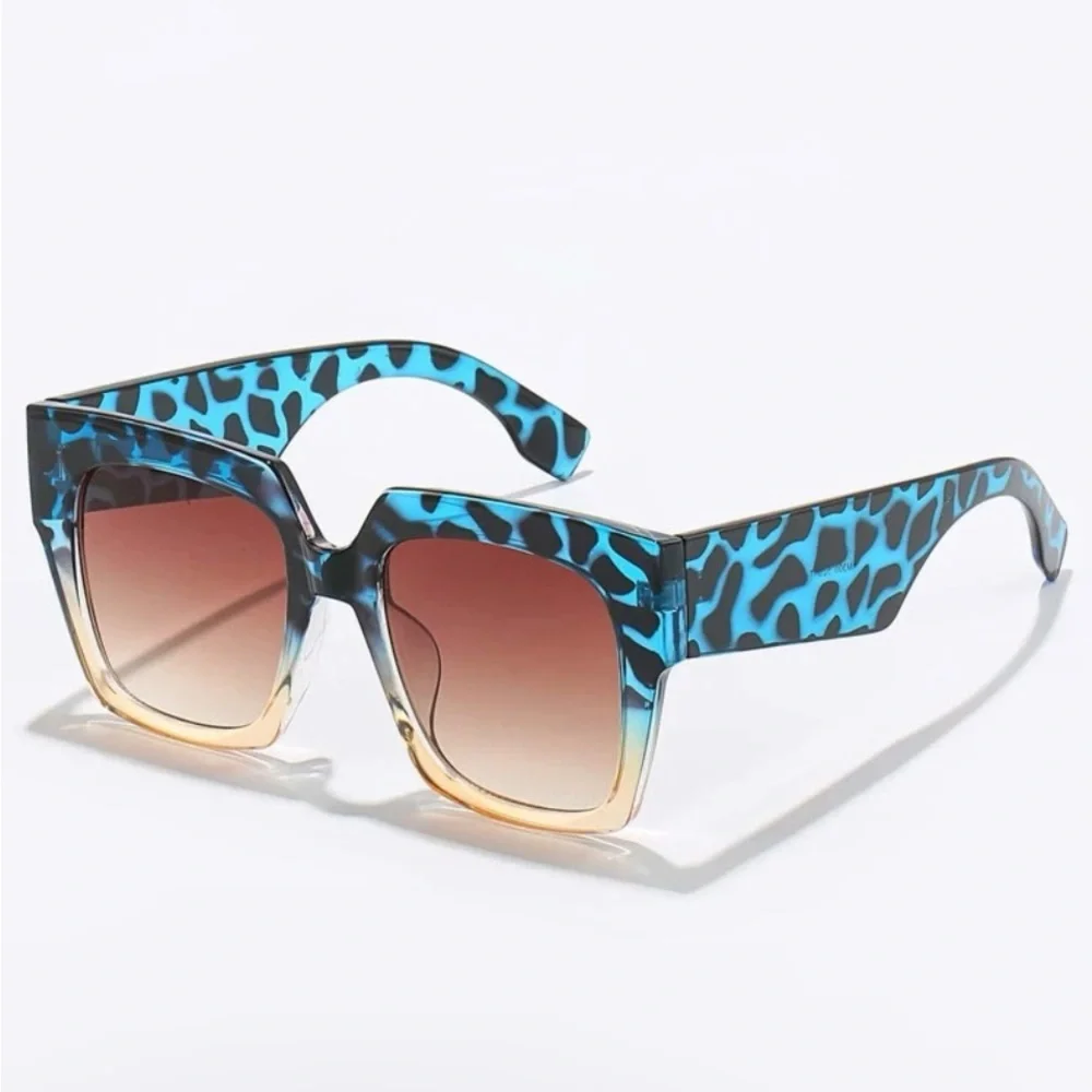 Tinted frame fashion Sunglasses NWT